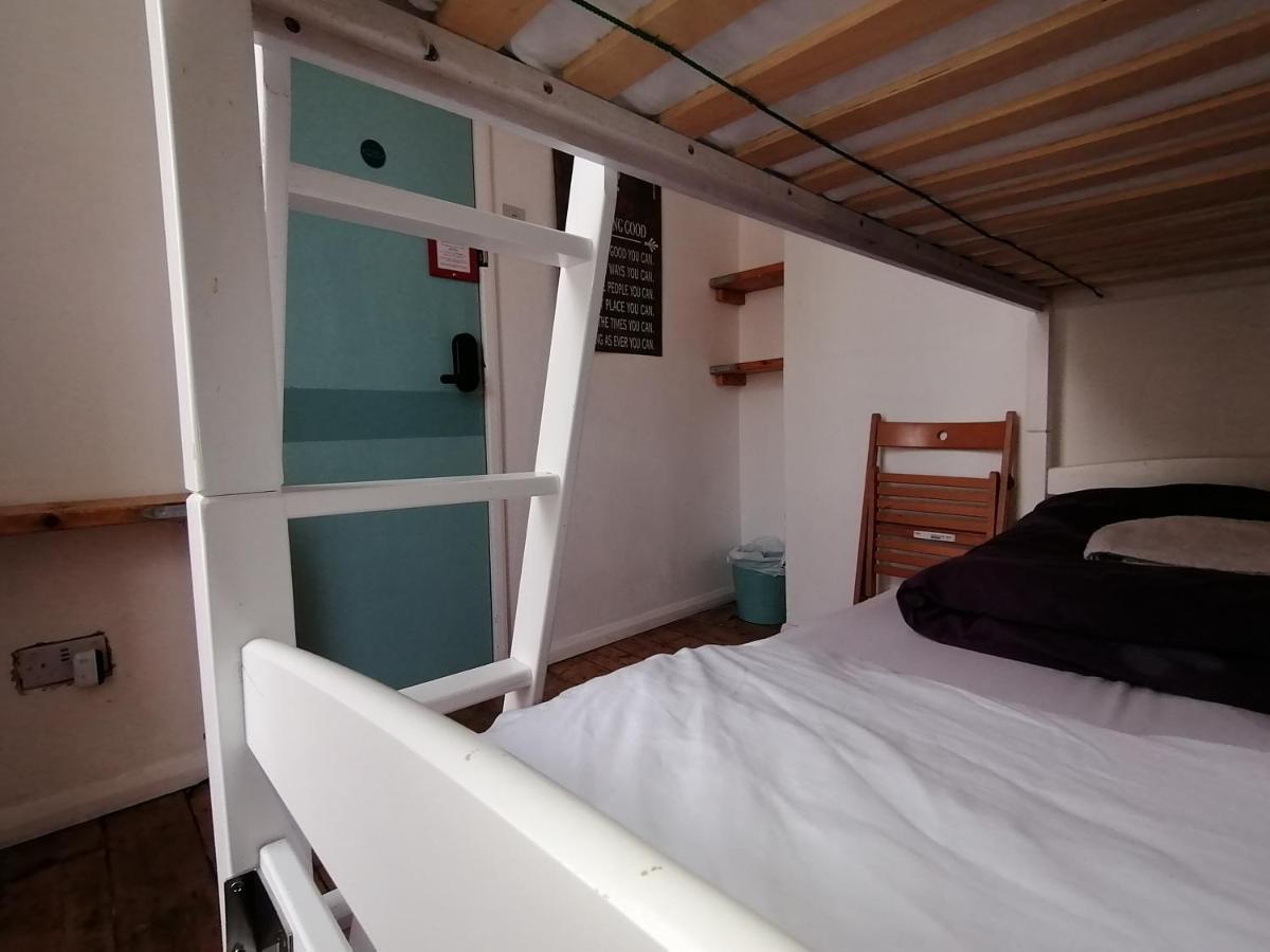Seadragon Backpackers Brighton Exterior photo